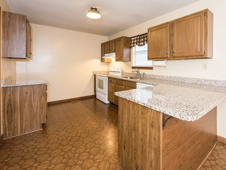 5172 Oak Haven Cir — Photo 16