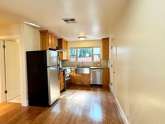 4th image of 1680 Carol Dr