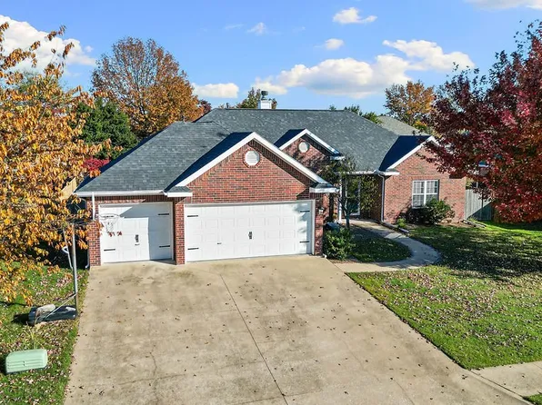 603 Drake St, Bentonville, AR 72712