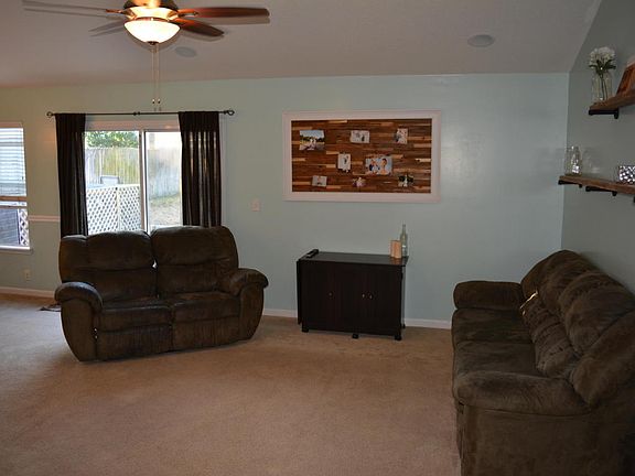 2nd image of 2836 Cross Creek Dr