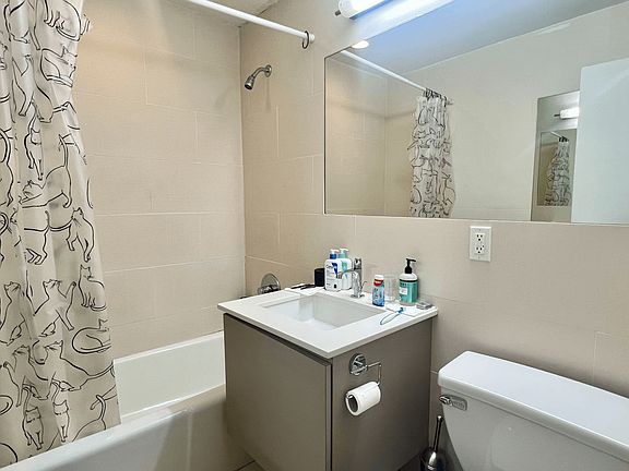 5th image of 752 W End Ave APT 4G