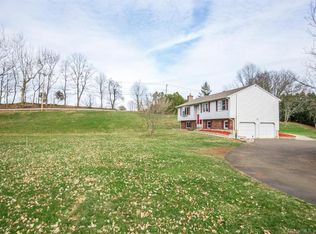 112 Arrowdale Rd, North Haven, CT 06473