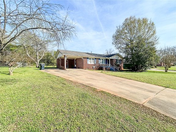 3rd image of 206 Collingwood Dr