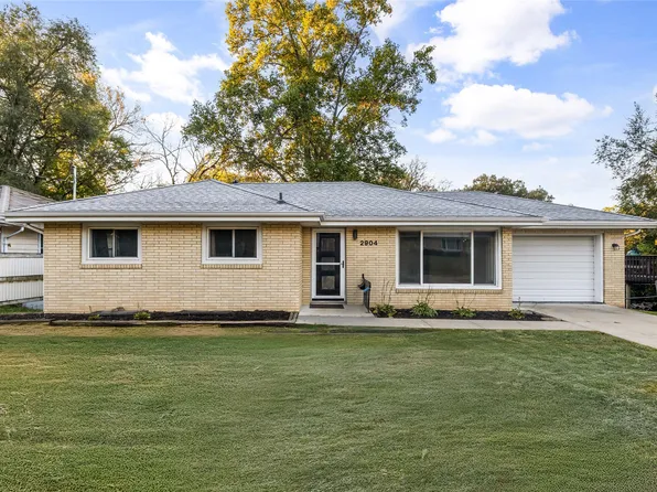 2904 Shadyoak Dr, Des Moines, IA 50310