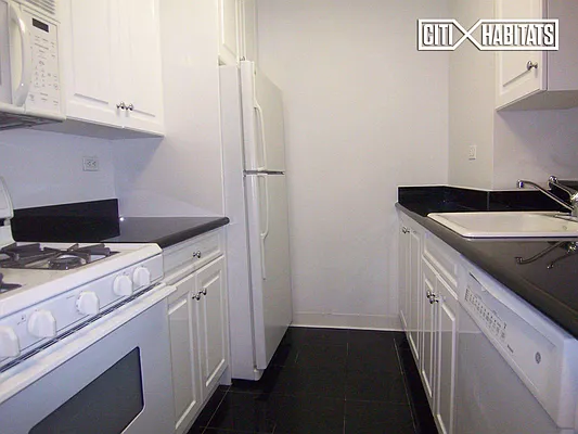 Rented by Citi Habitats | media 12