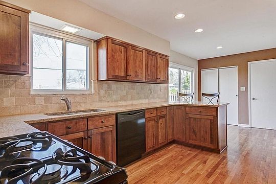 5th image of 6651 Guyer St