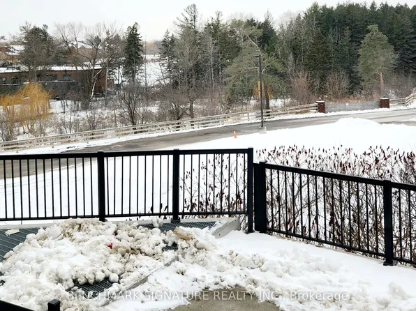 10 Steckley House Ln E #113, Richmond Hill, ON L4S 0N1