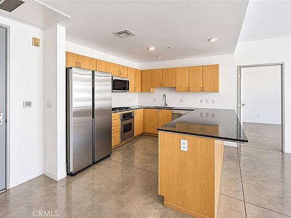 4th image of 285 W 6th St APT 306