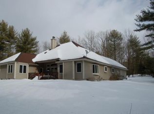 53 Meadow Fox Ln, Chester, NH 03036