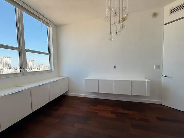 The Loft Downtown Ii Cond — Photo 4
