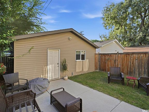 4th image of 2136 B Lorne AVENUE