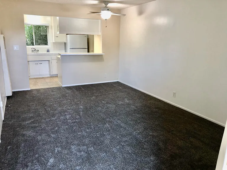 E Chevy Chase Dr — Photo 2