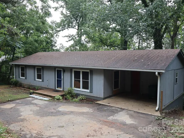 124 Pine Hill Dr, Swannanoa, NC 28778