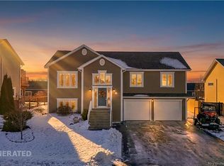 18 Burnett St, Oromocto, NB E2V0J4