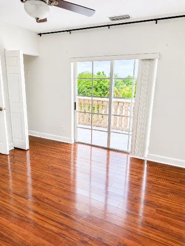 3 bed, 3.0 bath, 2530 sqft, $4,800 — Photo 4
