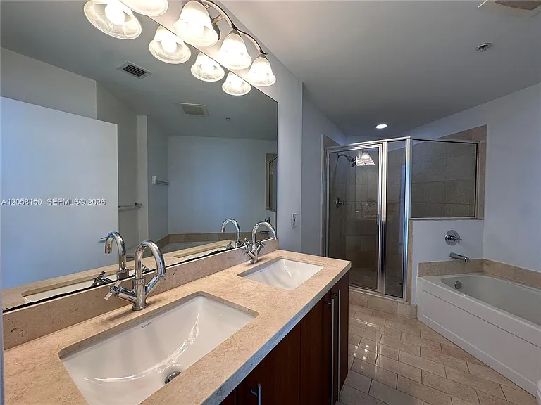 1111 SW 1st Ave #1525 — Photo 14