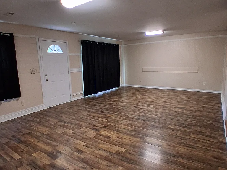 216 S Pecan St — Photo 2