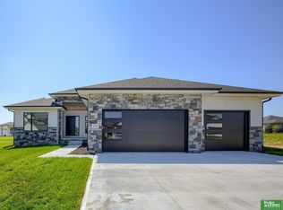 20809 Hartman Ave, Elkhorn, NE 68022