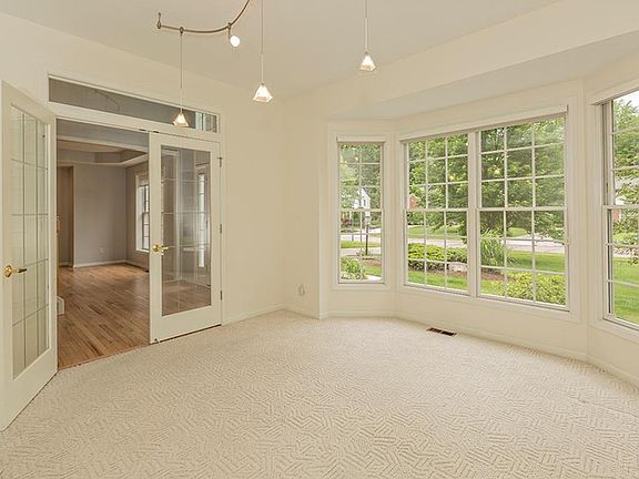 4th image of 2951 Granby Cir