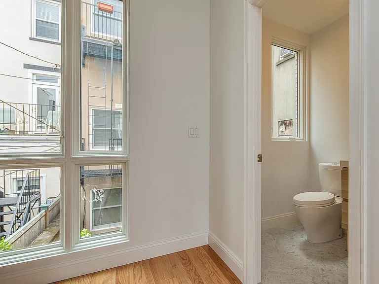 521 Court St — Photo 6