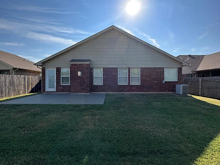809 Beechwood Way — Photo 22