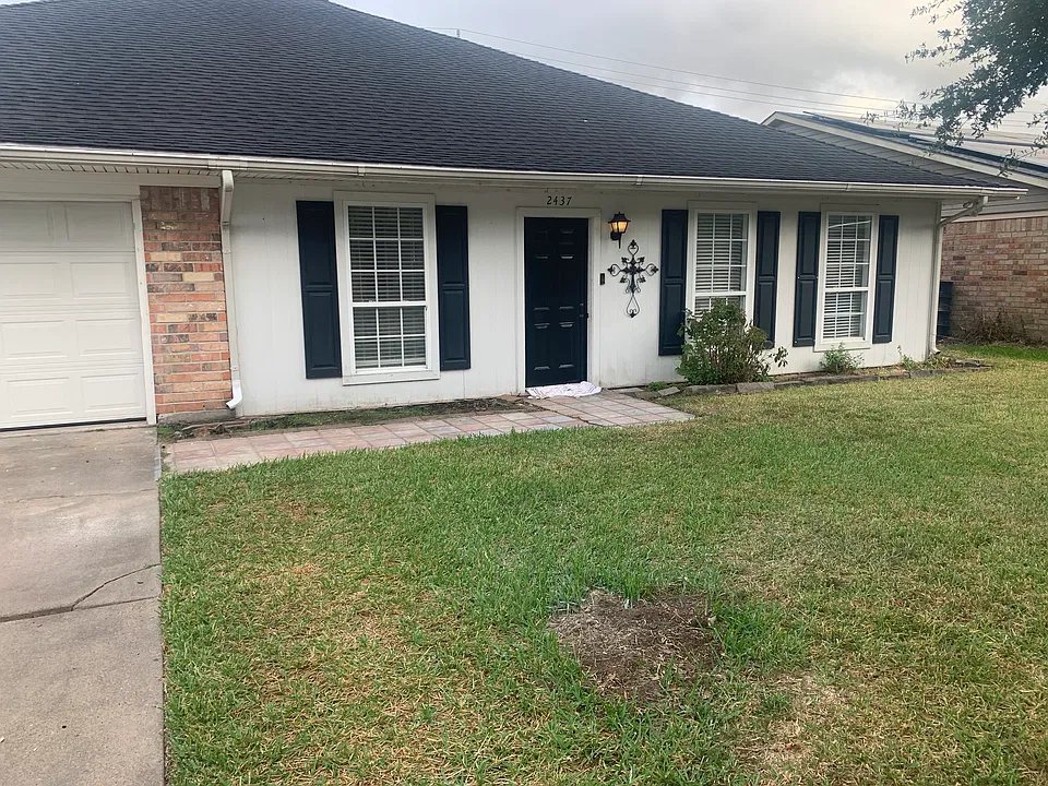 2437 Tyler Ln