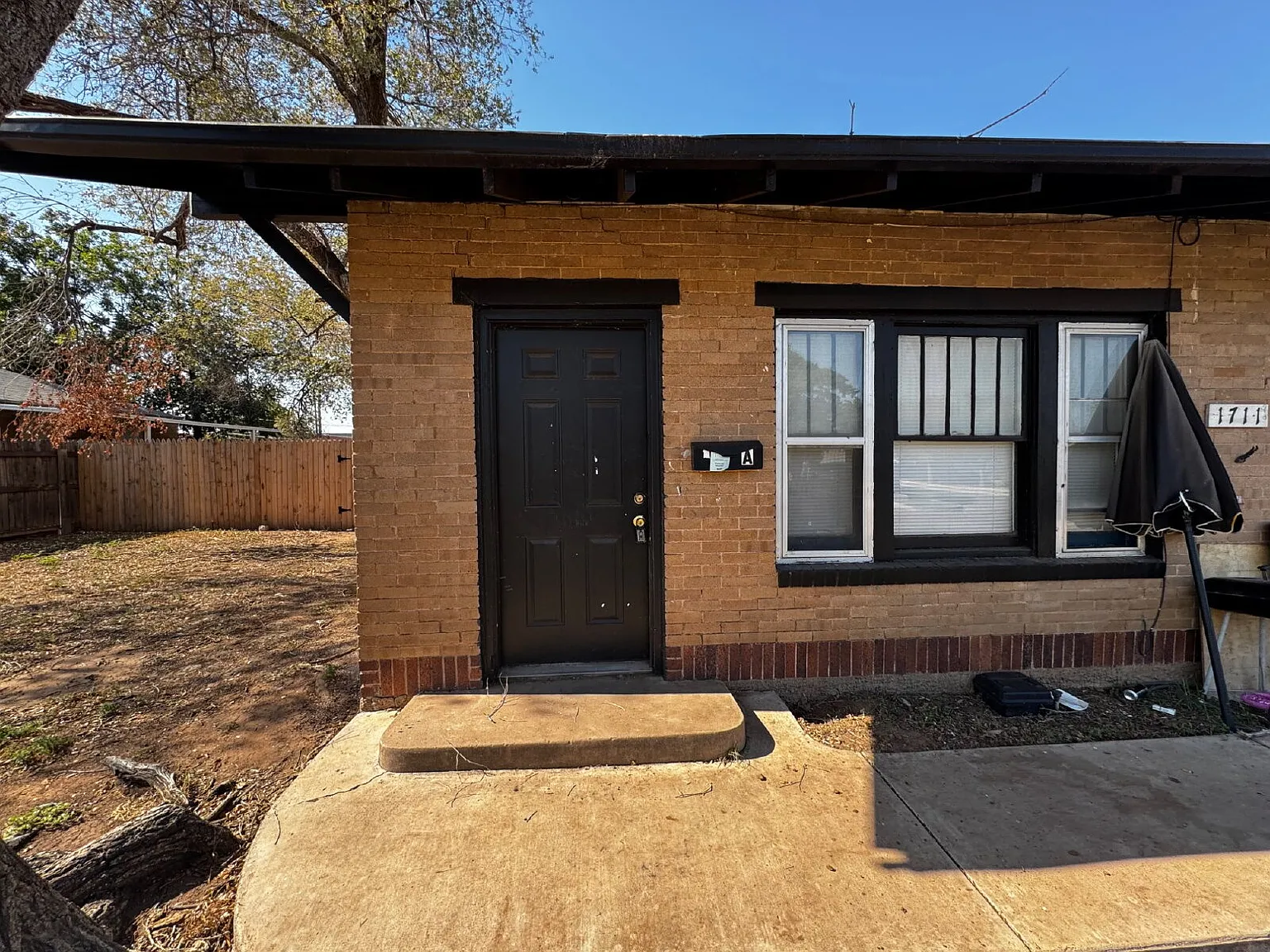 2 bed, 1.0 bath, 968 sqft, $650 — Photo 2