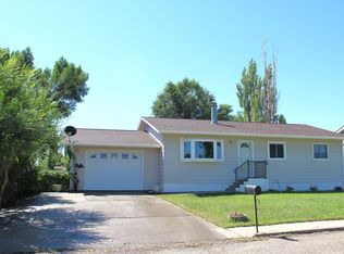 504 Juniper Ave, Glendive, MT 59330