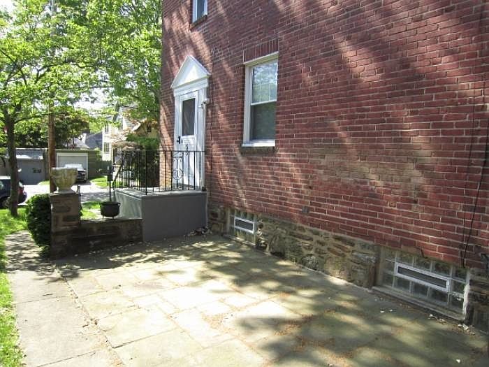 1st image of 55 Woodale Ave