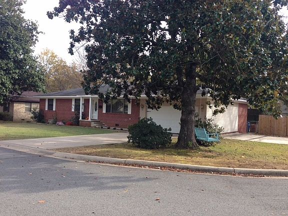 Corner of Hickory/Western