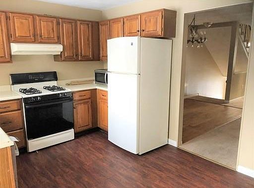 3rd image of 203 Farrwood Dr #203