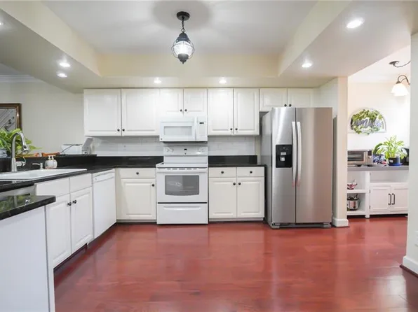 208 Genoa Dr #17, Hampton, VA 23664