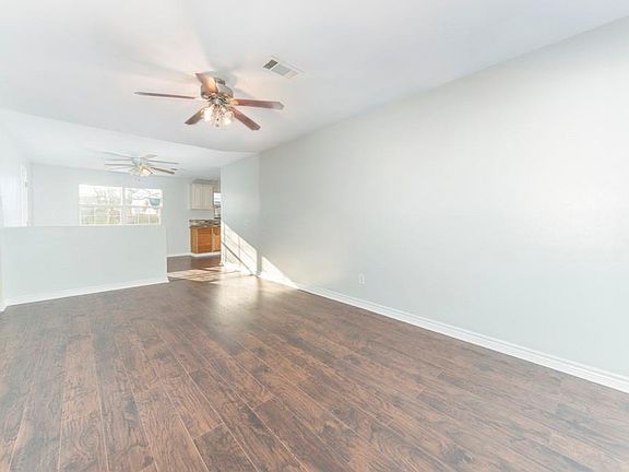 4th image of 2434 Marsalis Dr