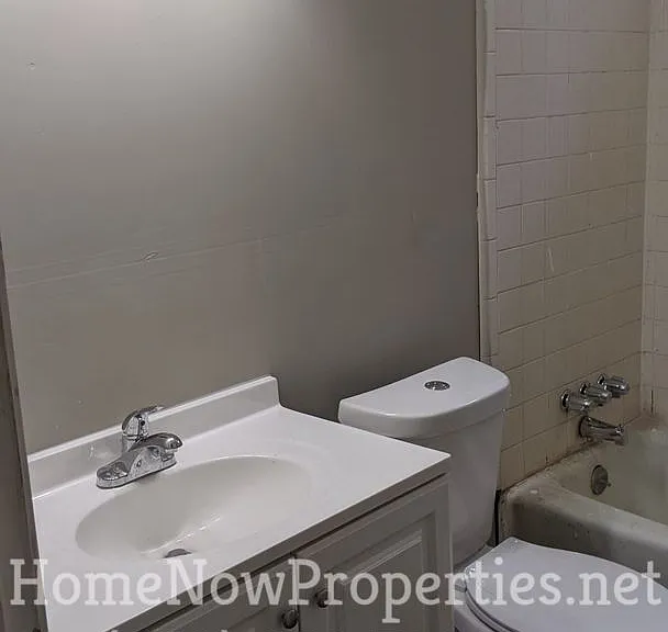 Waters Edge Apartments — Photo 13