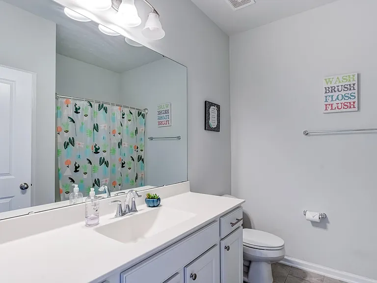 Full bath upstairs