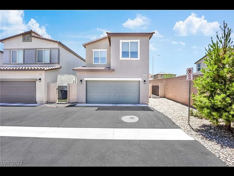 7447 Sunray Point St — Photo 2