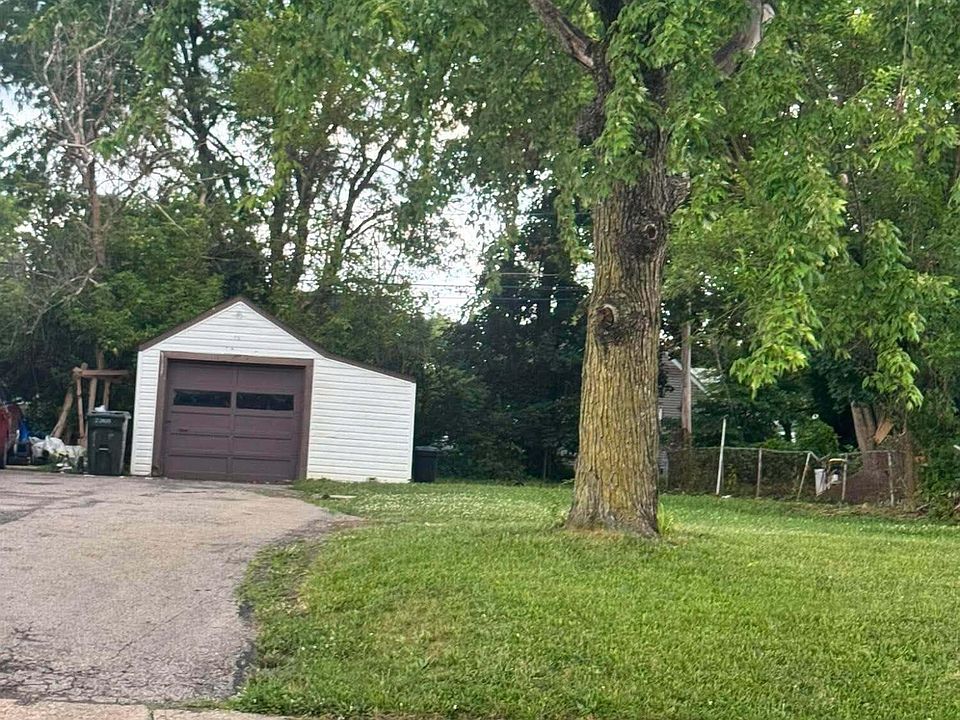 2nd image of 2362 Joyce Ave