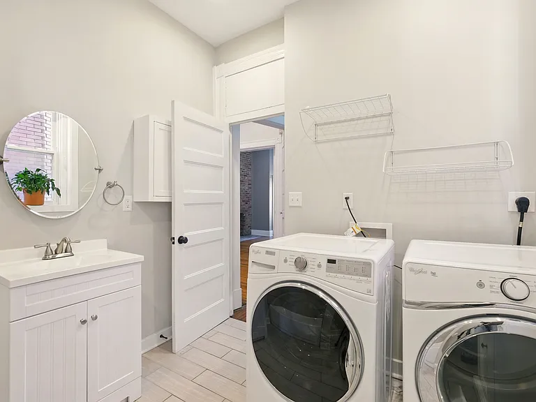 1025 S 1st St #1 — Photo 11