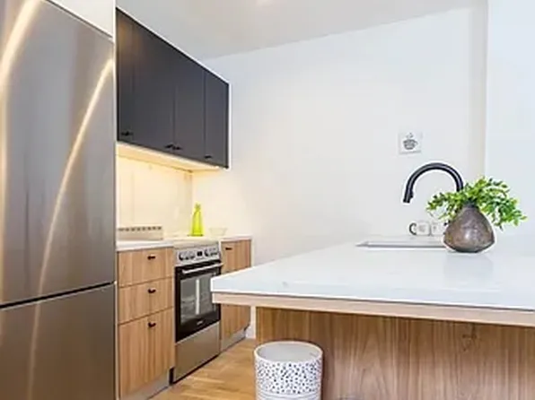 25 Bruckner Boulevard image 8 of 17