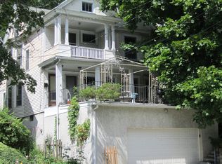 424 Greenwood Pl, Syracuse, NY 13210