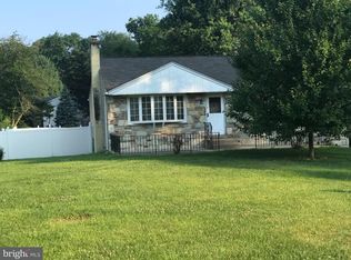 912 Standish Ave, Huntingdon Valley, PA 19006