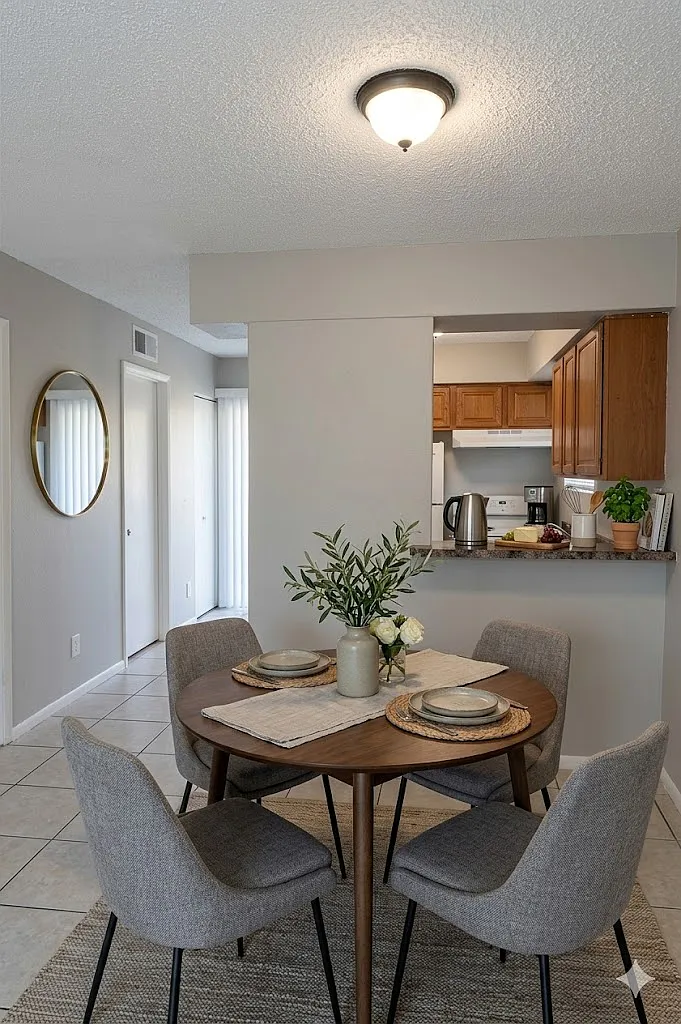 2 bed, 1.5 bath, 800 sqft, $1,249 — Photo 1