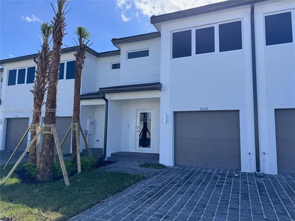 5120 SW 37th St, Hollywood, FL 33023