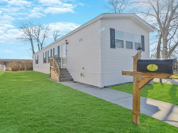 2 Roundtop Dr, Finleyville, PA 15332