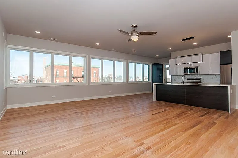 1637-W-Grand-401living1