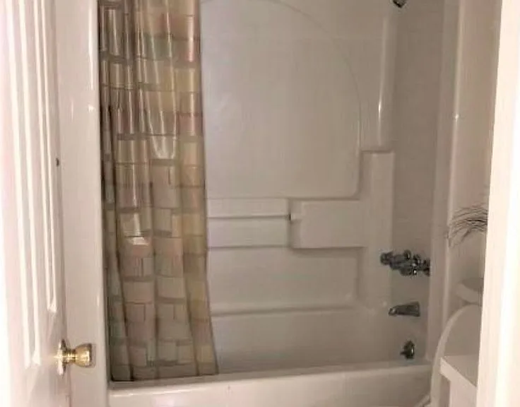 67 Robinson Ave — Photo 4