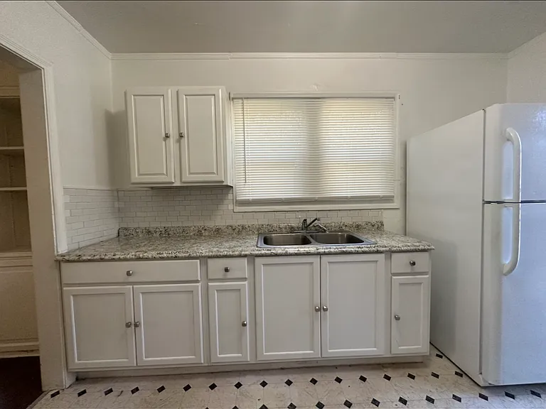 119 W Stadium Dr — Photo 1