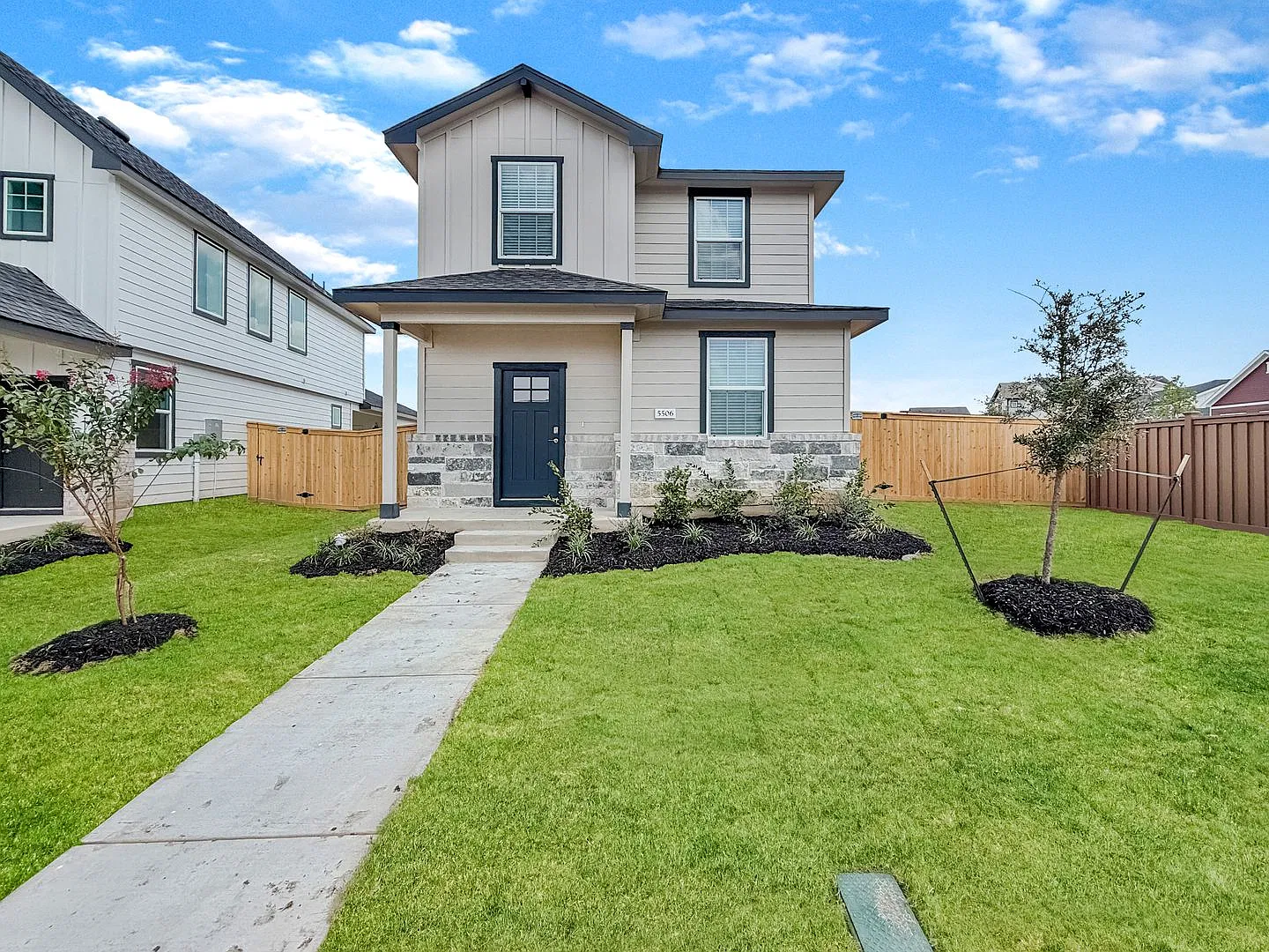 New Braunfels Beauty 4BR Home with Downstairs Guest Suite & Appliances Included! — Photo 1