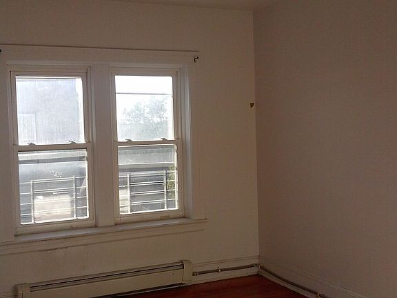 5th image of 435 Westminster Ave APT E4