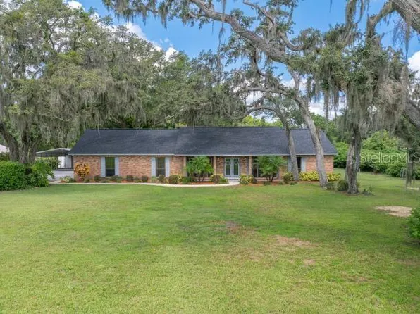 302 Old Mulrennan Rd, Valrico, FL 33594